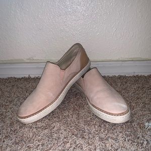 UGG Women’s Soleda Sneaker